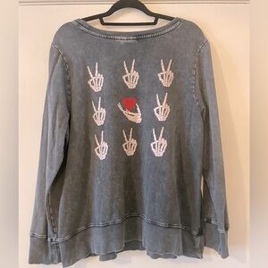 Torrid LoveSick Peace & Love Blackwash Crewneck Sweatshirt size 1